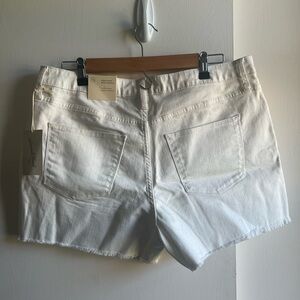 Women’s Universal thread, high rise midi short, white denim.